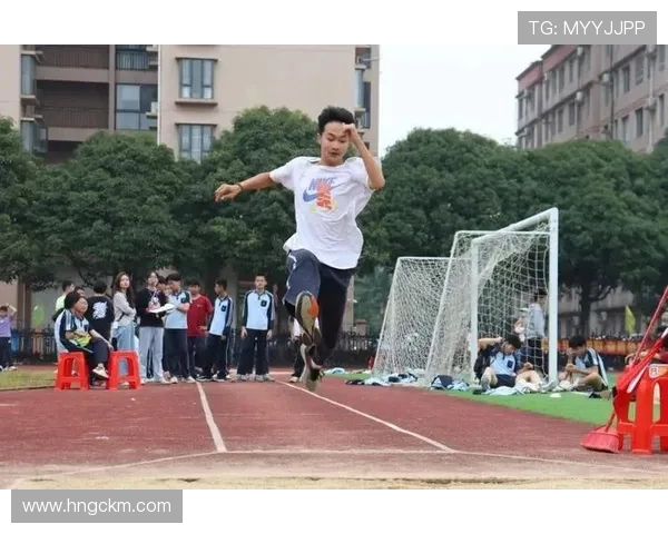 热血拼搏奋勇争先展现团队精神的青春校园体育盛会