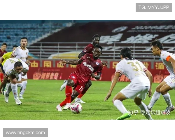 深圳新鹏城力克梅州客家 精彩对决激烈角逐展现球队实力