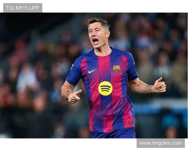 罗伯特·莱万多夫斯基:从天才射手到足球传奇的崛起与影响