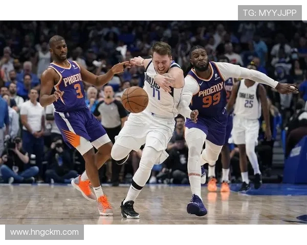 达拉斯独行侠对阵劲敌全力出击力争胜利彰显球队实力