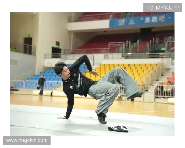 重庆街舞队在世界攀岩锦标赛中以79分稳居积分榜首位