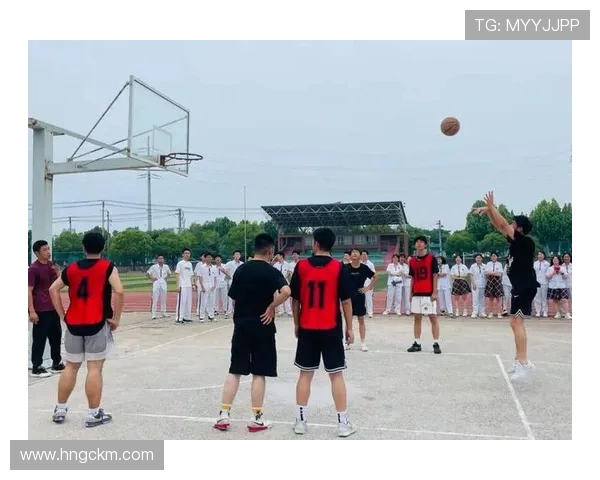 以篮球为纽带凝聚青春力量共筑梦想赛场展现拼搏精神