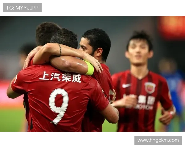 2020年国足与上港激战回顾：激情碰撞与未来展望的精彩瞬间