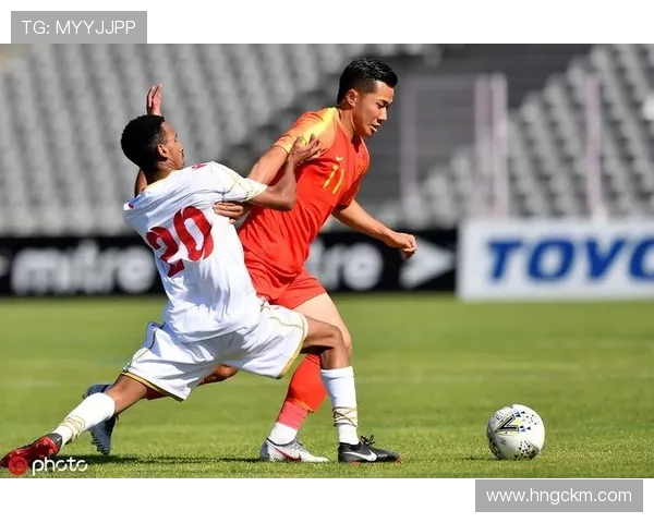 土伦杯激战中国队迎战巴林队力争小组出线全力以赴展现青春风采