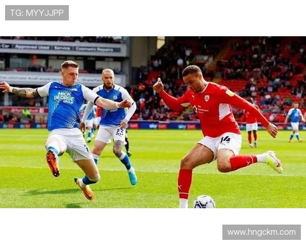 埃克塞特与伊普斯的激烈对决展现足球魅力与团队精神